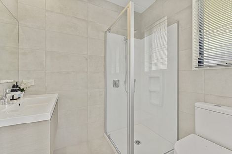Photo of property in 28 Pepene Avenue, Takanini, 2112