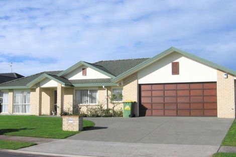 Photo of property in 11 Magee Place, East Tamaki Heights, Auckland, 2016