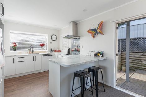 Photo of property in 37 Sunset Street, Hilltop, Taupo, 3330