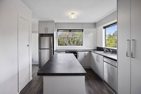 Photo of property in 1 Totara Terrace, Inglewood, 4330