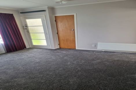 Photo of property in Montauge Flats, 46c Merton Street, Trentham, Upper Hutt, 5018