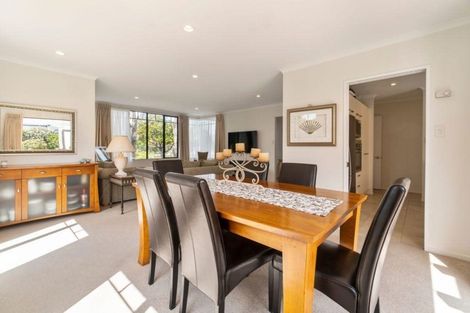 Photo of property in 8 Cellarmans Street, Te Atatu Peninsula, Auckland, 0610