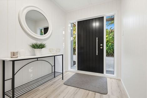 Photo of property in 46b Grand Vue Road, Kawaha Point, Rotorua, 3010