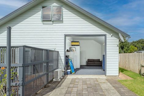 Photo of property in 17 Endeavour Close, Whitianga, 3510