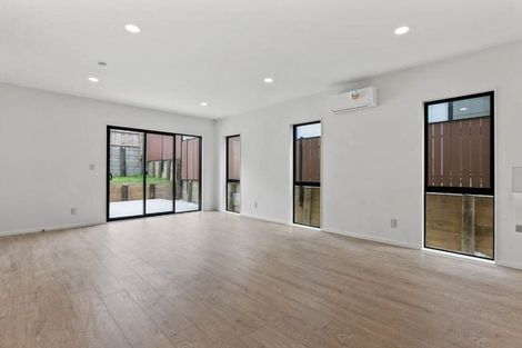 Photo of property in 5a Frontier Lane, Flat Bush, Auckland, 2019