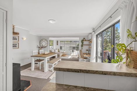 Photo of property in 6 Rautawhiri Road, Helensville, 0800