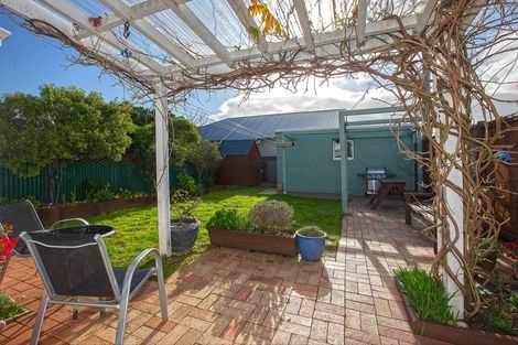 Photo of property in 63 Endeavour Street, Lyall Bay, Wellington, 6022