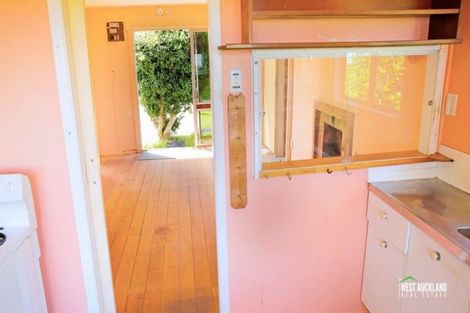 Photo of property in 65 Tane Road, Laingholm, Auckland, 0604