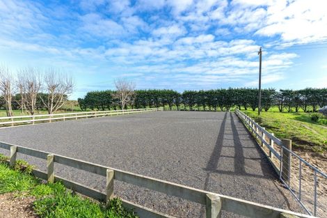 Photo of property in 593 Waikawa Beach Road, Waikawa Beach, Levin, 5573