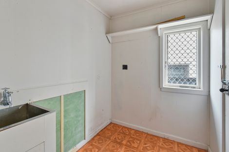 Photo of property in 56 Cambridge Terrace, Papatoetoe, Auckland, 2025