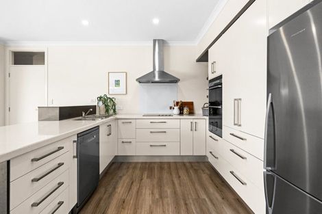 Photo of property in 10 Kapiti Drive, Poraiti, Napier, 4112