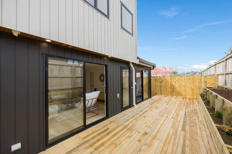 Photo of property in 60 Matangi View Drive, Orewa, 0931