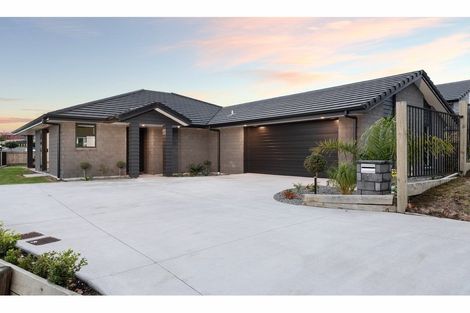 Photo of property in 2 Moira Close, Welcome Bay, Tauranga, 3175