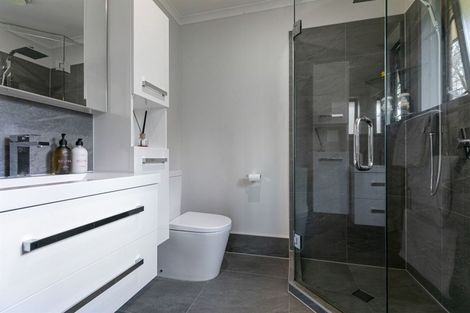 Photo of property in 47 San Marino Drive West, Henderson, Auckland, 0612