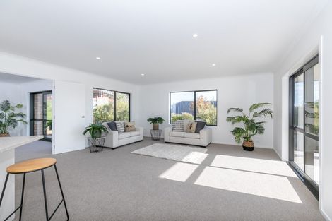 Photo of property in 8 Bosun Place, Te Atatu Peninsula, Auckland, 0610