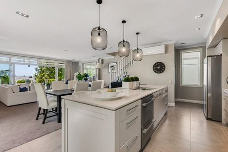 Photo of property in 17 Landmark Terrace, Orewa, 0931