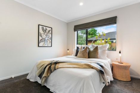 Photo of property in 33 Croftview Road, Wattle Downs, Auckland, 2103