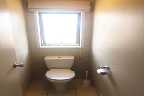 Photo of property in 20 Seamount Drive, Red Beach, 0932