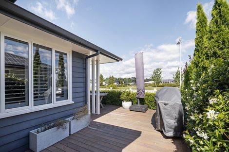 Photo of property in 17 Matepu Crescent, Pyes Pa, Tauranga, 3112