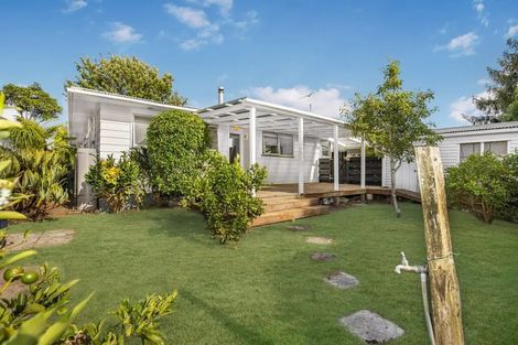 Photo of property in 10 Robert Allan Way, Pakuranga Heights, Auckland, 2010