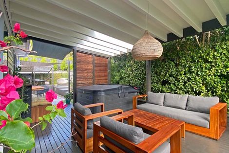 Photo of property in 9 Ruth Craig Place, Stanmore Bay, Whangaparaoa, 0932