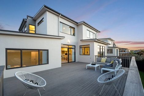 Photo of property in 16 Oak View Terrace, Schnapper Rock, Auckland, 0632
