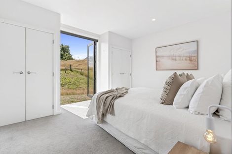Photo of property in 2 Kotuku Lane, Jacks Point, Queenstown, 9371