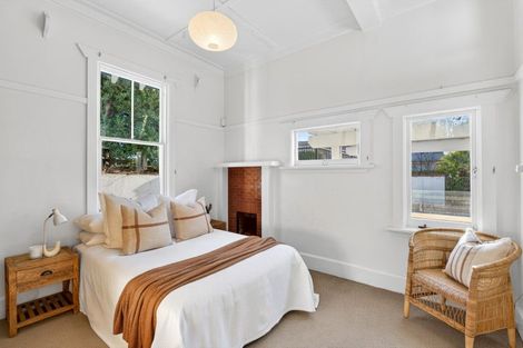 Photo of property in 60 Milton Road, Bluff Hill, Napier, 4110