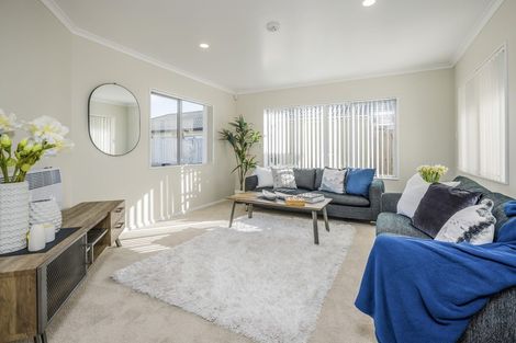 Photo of property in 9 Puketi Lane, Waiuku, 2123