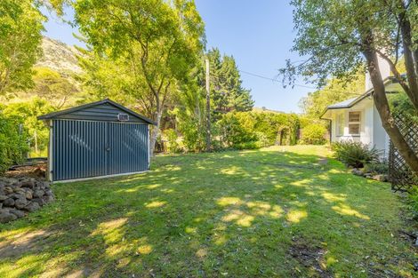 Photo of property in 15 Factory Road, Little Akaloa, 7583