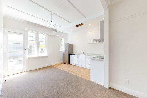 Photo of property in 18 Waipapa Terrace, Hataitai, Wellington, 6021