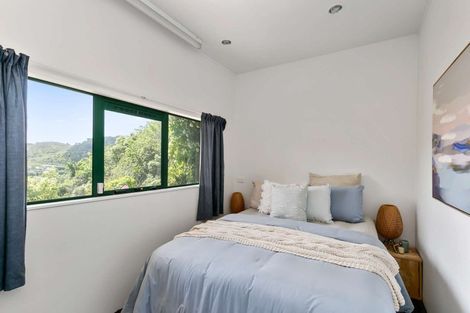 Photo of property in 23 Woodhouse Avenue, Karori, Wellington, 6012