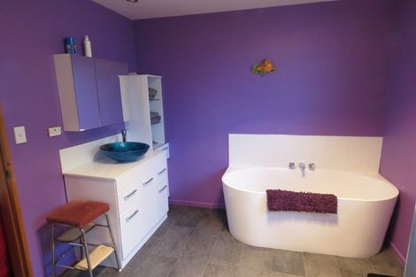 Photo of property in 21 Queen Street, Westport, 7825