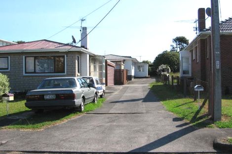Photo of property in 7 Tiki Street, New Lynn, Auckland, 0600