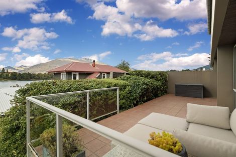 Photo of property in Rahiri Apartments, 2/23 Adelaide Street, Queenstown, 9300
