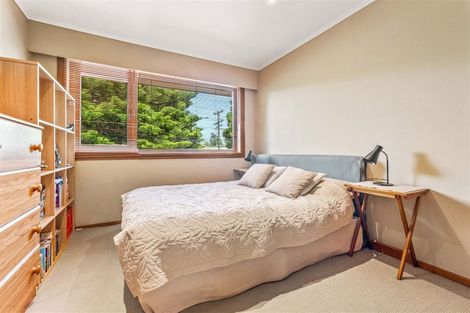 Photo of property in 60 Royal View Road, Te Atatu South, Auckland, 0610