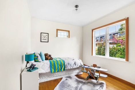 Photo of property in 7 Gloria Avenue, Te Atatu Peninsula, Auckland, 0610