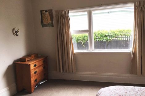 Photo of property in 74 Edward Avenue, Edgeware, Christchurch, 8013