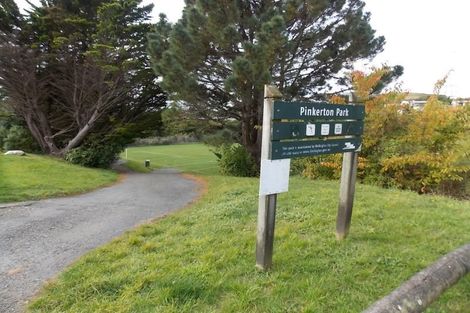 Photo of property in 11a Pinkerton Grove, Newlands, Wellington, 6037