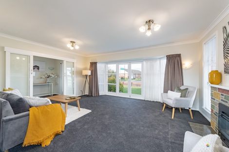Photo of property in 15 Ruru Crescent, Heretaunga, Upper Hutt, 5018