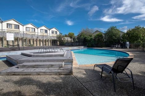 Photo of property in 16/11 The Avenue, Albany, Auckland, 0632