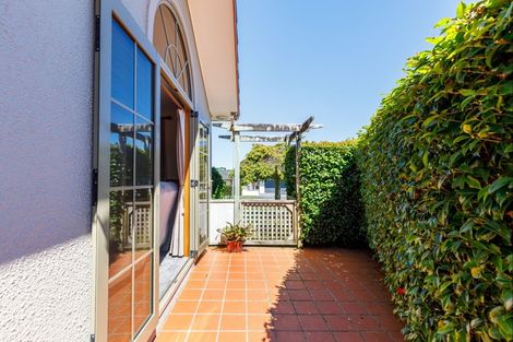 Photo of property in 11 Shelter Grove, Frankleigh Park, New Plymouth, 4310