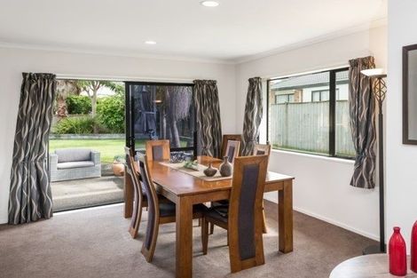 Photo of property in 6 Nad Place, East Tamaki Heights, Auckland, 2016