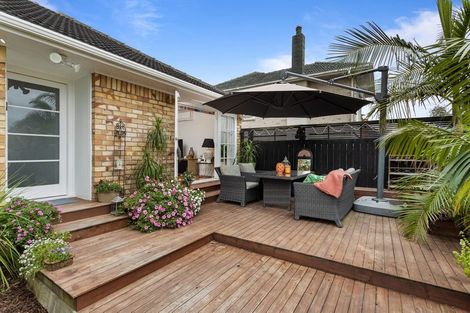Photo of property in 22 Kervil Avenue, Te Atatu Peninsula, Auckland, 0610
