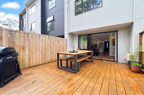 Photo of property in 31 Tokai Place, Glen Eden, Auckland, 0602