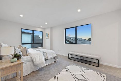 Photo of property in 42c Takutai Avenue, Half Moon Bay, Auckland, 2012