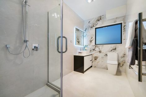Photo of property in 21 Black Shed Road, Flat Bush, 2019