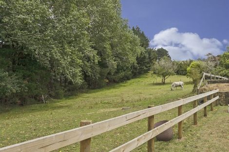 Photo of property in 280 Inland Road, Helensville, 0875