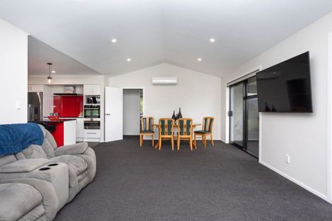 Photo of property in 34 Cowper Road, Dannevirke, 4930