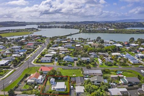 Photo of property in 66a Wainui Road, Raglan, 3225